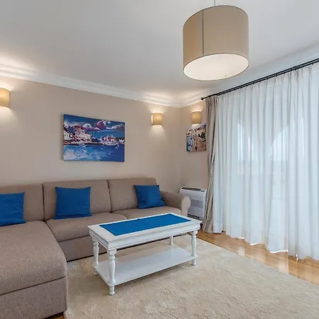 Gasthuis Gorgeous With Shared Heated Pool