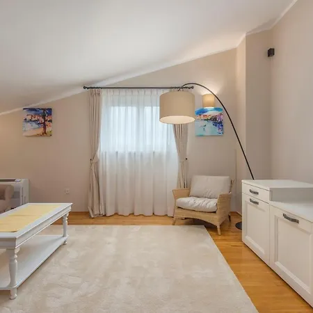 Gorgeous With Shared Heated Pool