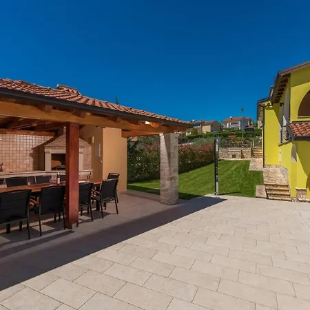 Gorgeous With Shared Heated Pool Pensionat Musalez