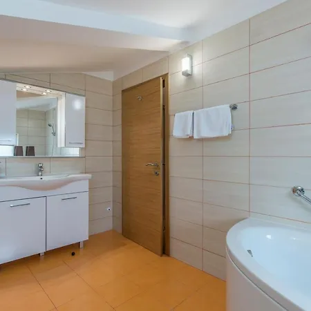 Pensionat Gorgeous With Shared Heated Pool 4*