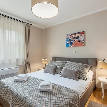 Gorgeous With Shared Heated Pool