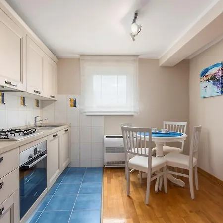 Gasthuis Gorgeous With Shared Heated Pool