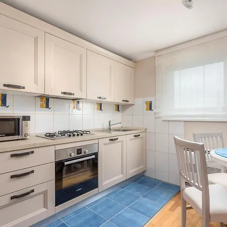Gorgeous With Shared Heated Pool Musalez