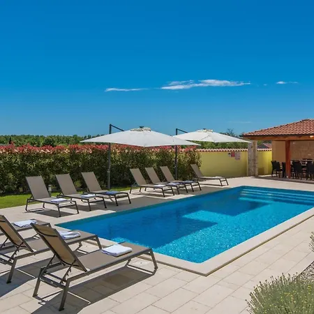 Gorgeous With Shared Heated Pool
